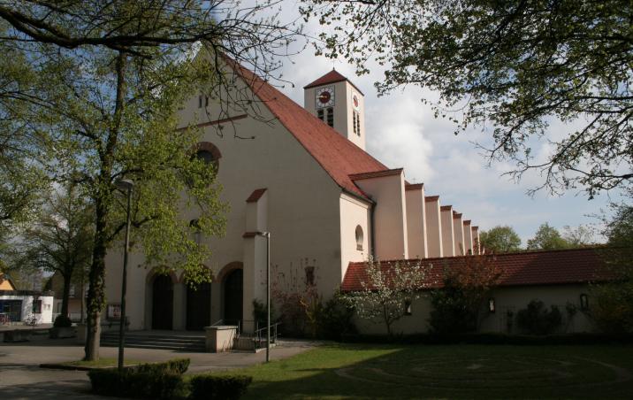 Außenansicht der Kirche St. Konrad